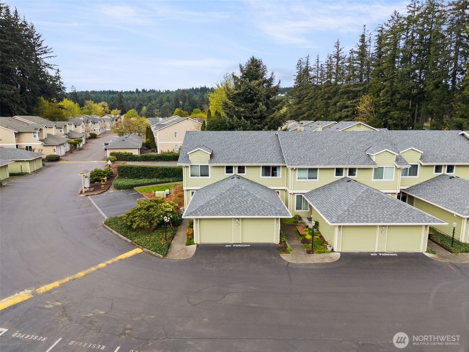 3931 NW Fairway Lane , Bremerton, WA 98312