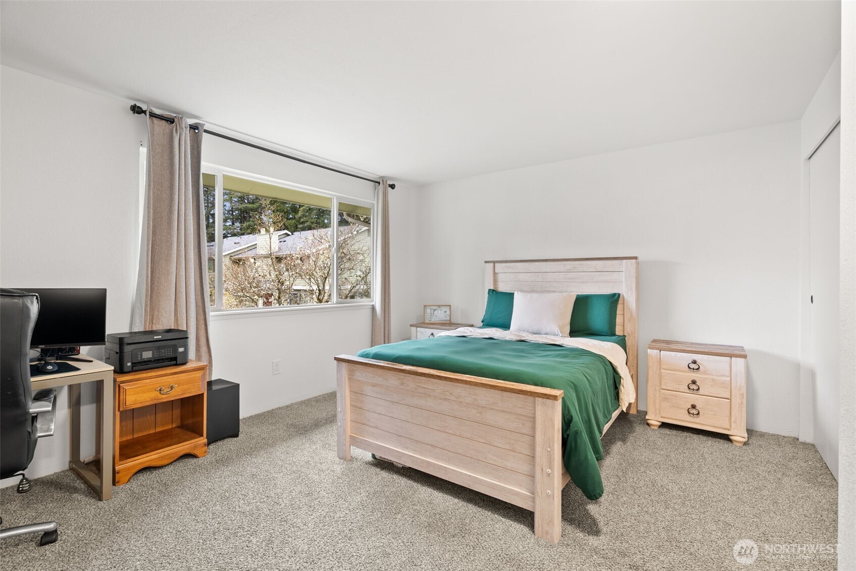 3931 NW Fairway Lane , Bremerton, WA 98312
