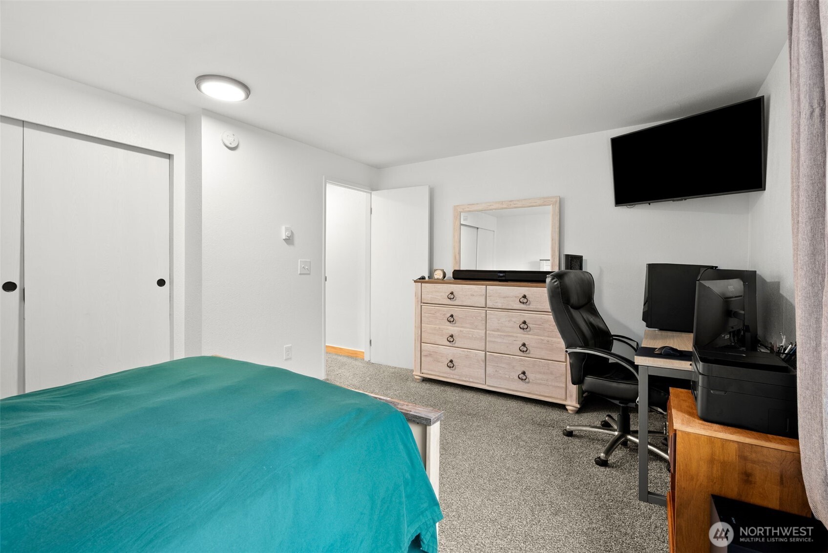 3931 NW Fairway Lane , Bremerton, WA 98312