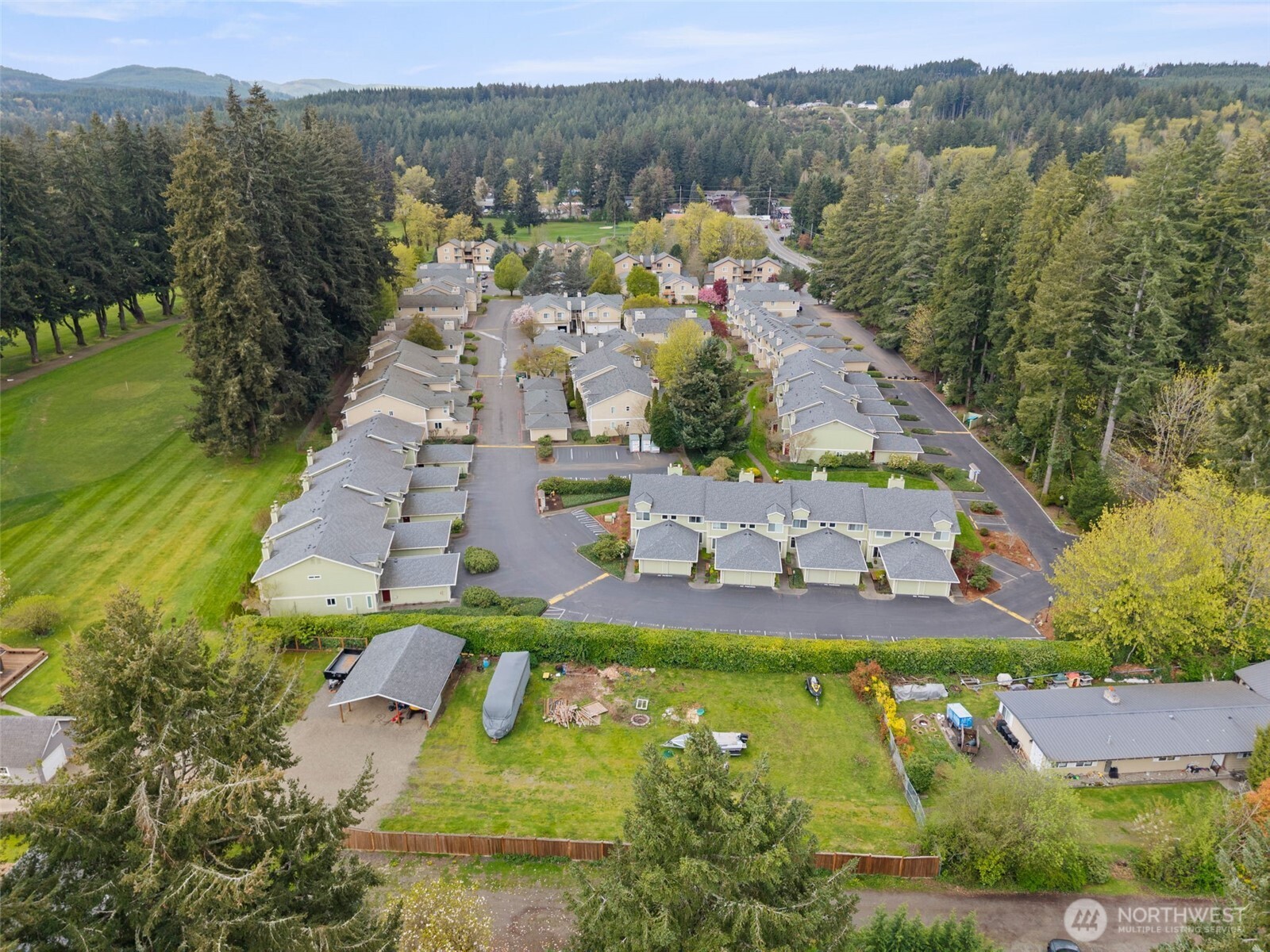 3931 NW Fairway Lane , Bremerton, WA 98312
