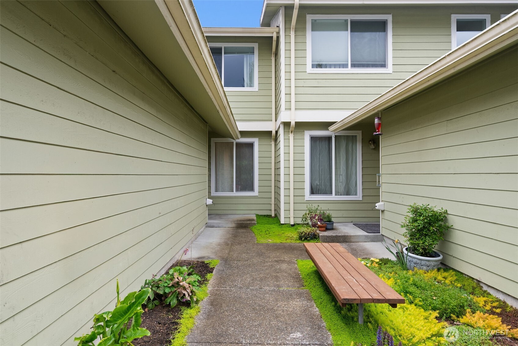 3931 NW Fairway Lane , Bremerton, WA 98312
