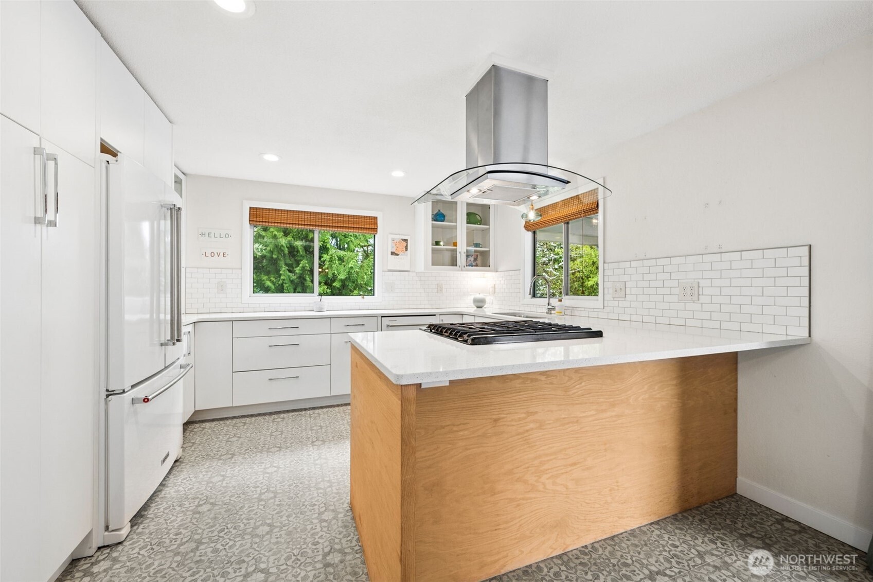 1828 Lakewood Circle SE, Olympia, WA 98501