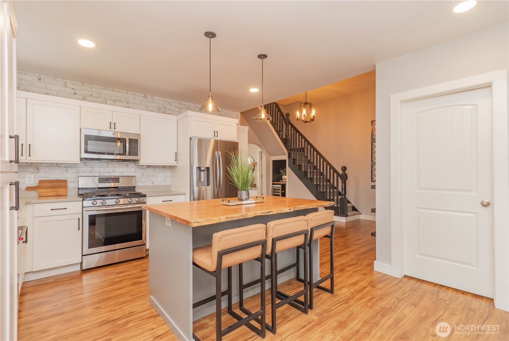 404 Factory Street SE, Orting, WA 98360