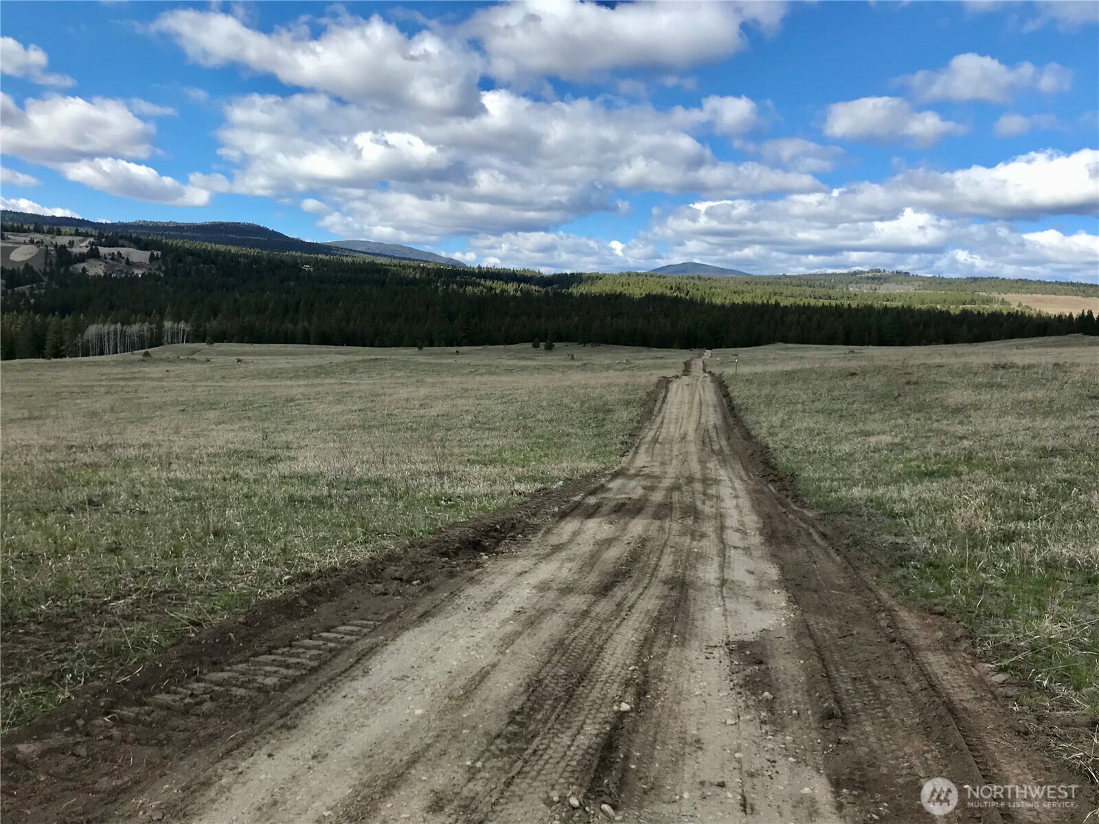 513 9 Mile Road , Oroville, WA 98844