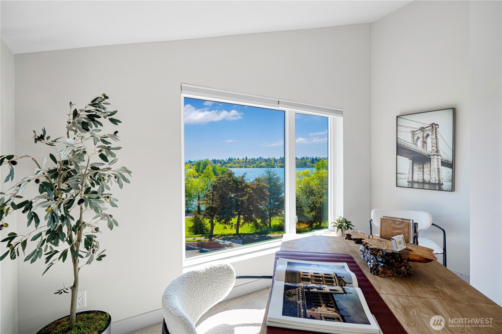 7107 Aurora Avenue N, Seattle, WA 98103