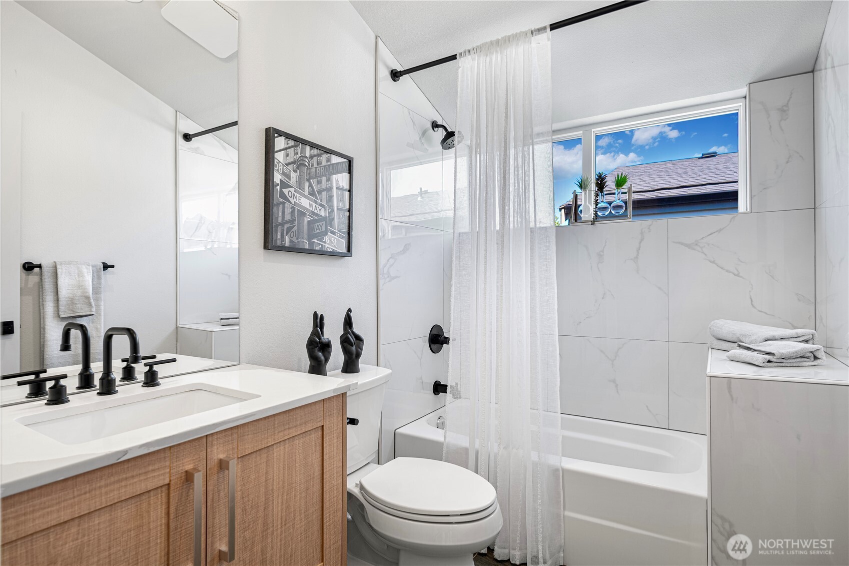 7107 Aurora Avenue N, Seattle, WA 98103