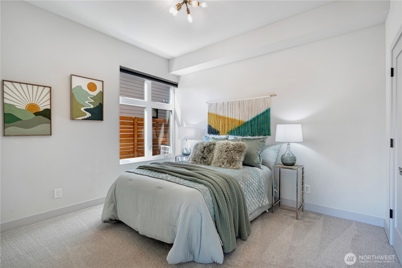 7107 Aurora Avenue N, Seattle, WA 98103