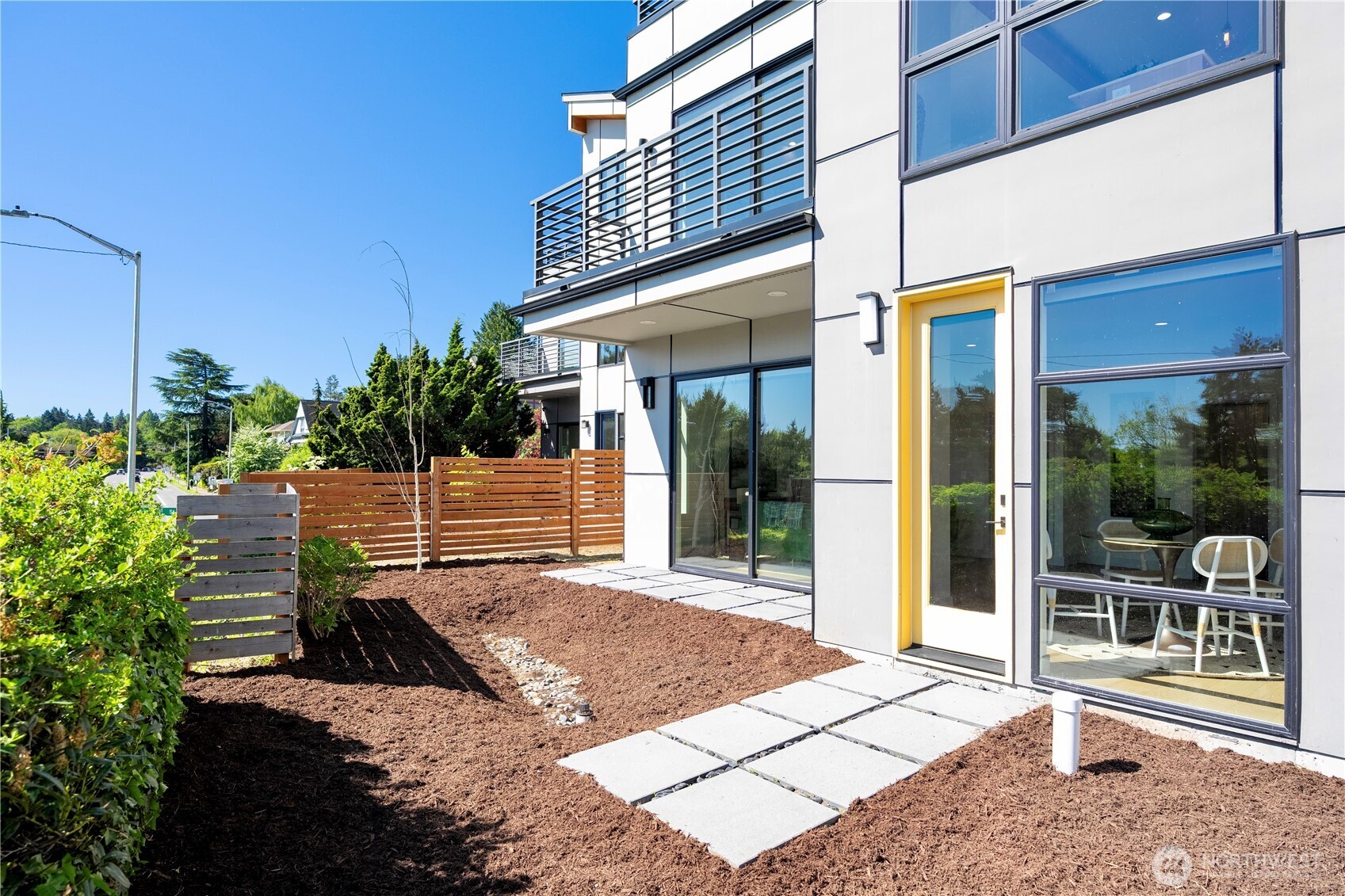 7107 Aurora Avenue N, Seattle, WA 98103
