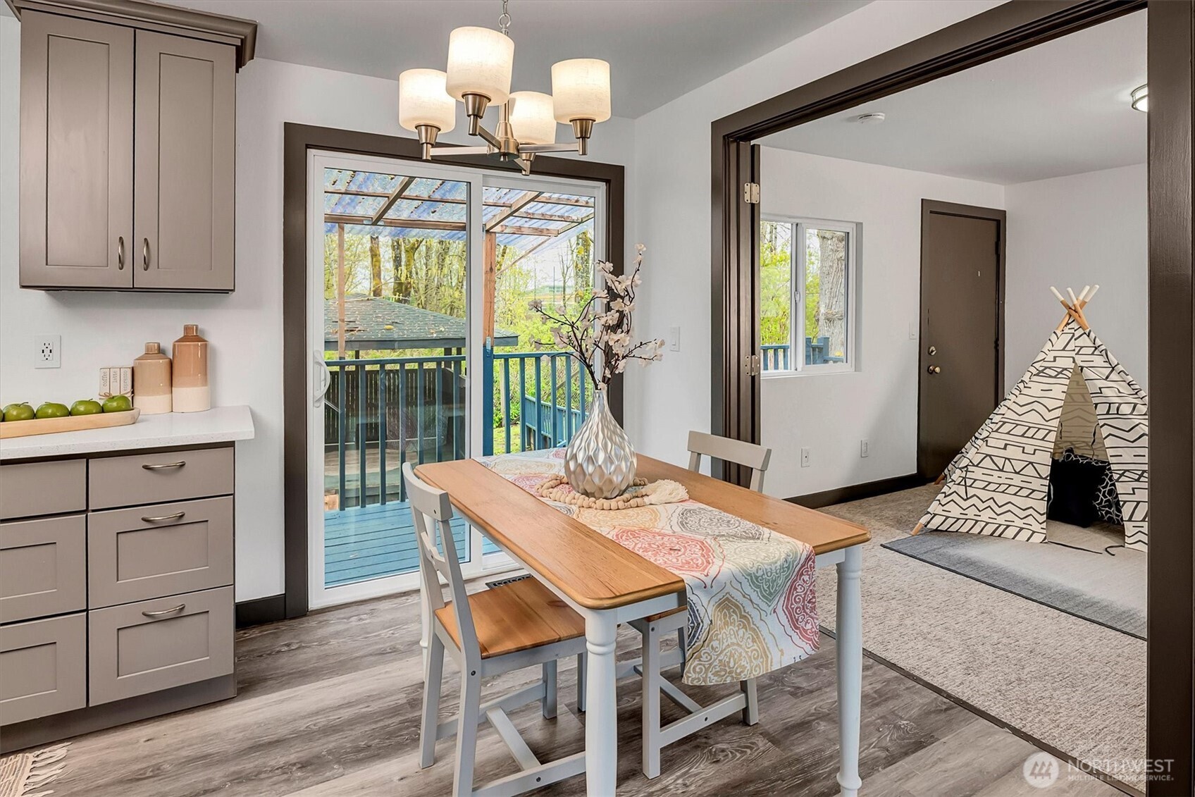 10624 171st Avenue NE, Redmond, WA 98052-2735