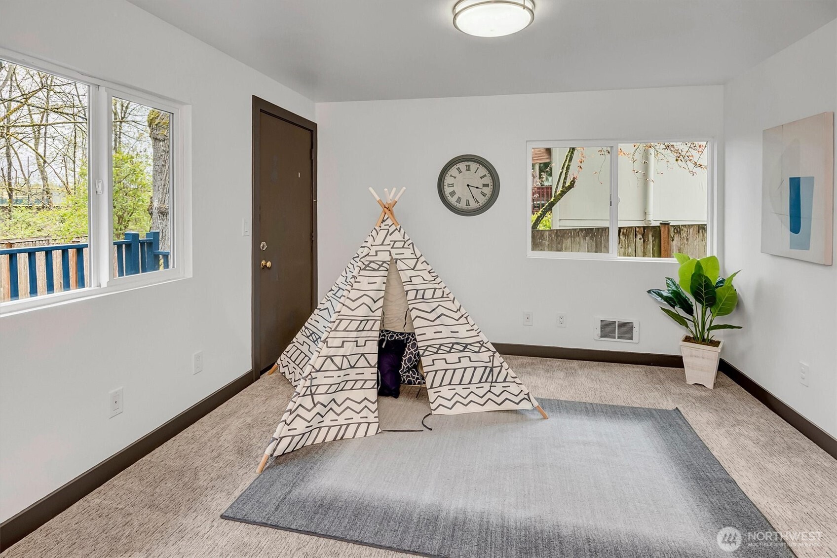 10624 171st Avenue NE, Redmond, WA 98052-2735
