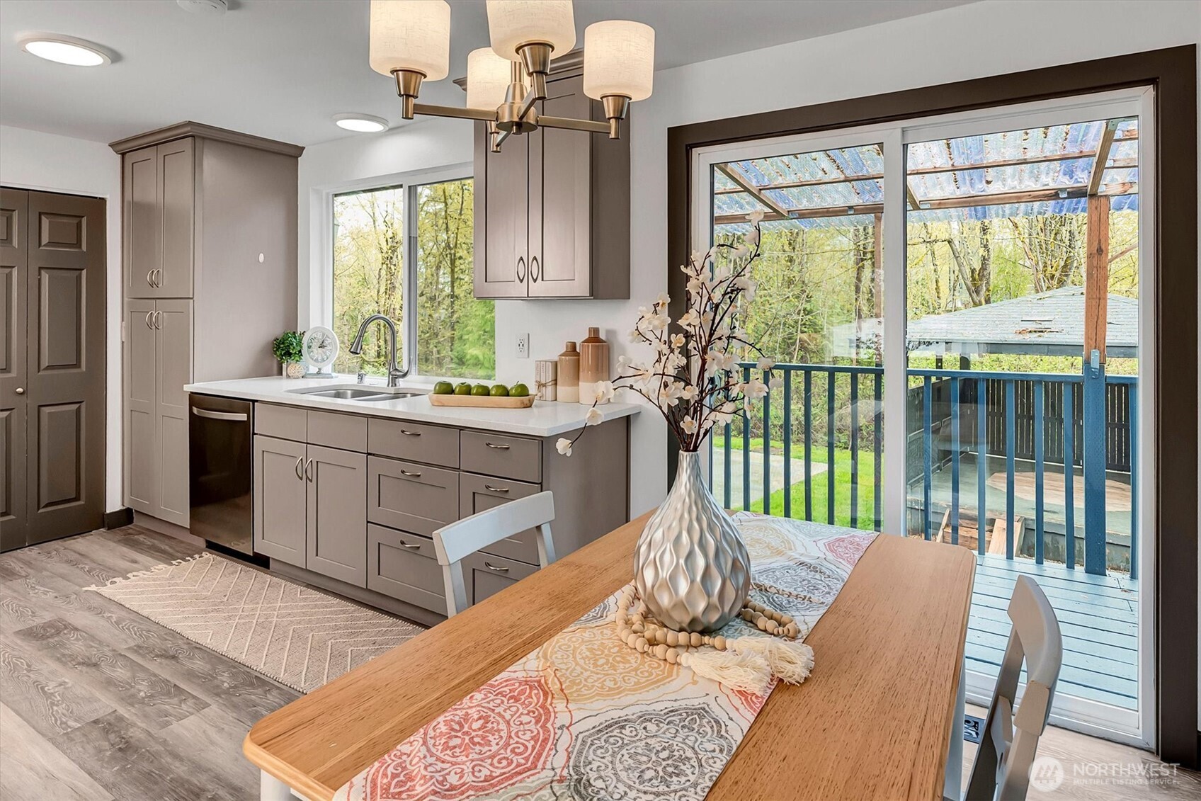 10624 171st Avenue NE, Redmond, WA 98052-2735