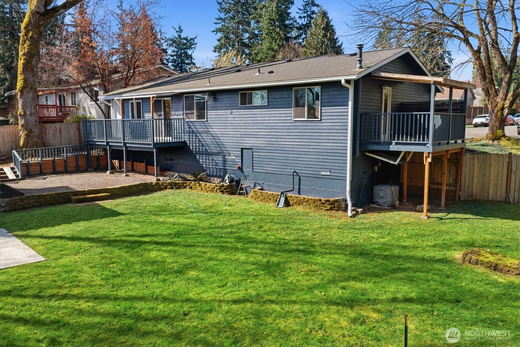 10624 171st Avenue NE, Redmond, WA 98052-2735