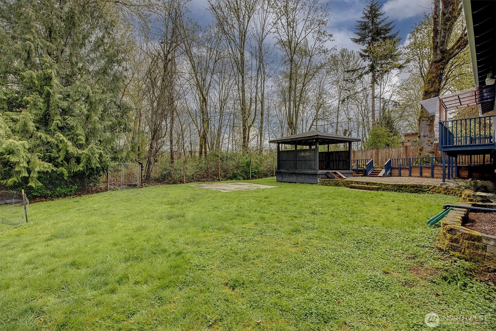 10624 171st Avenue NE, Redmond, WA 98052-2735