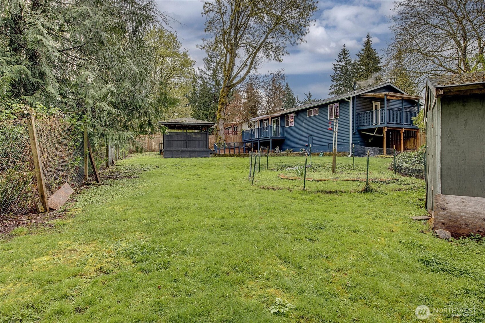 10624 171st Avenue NE, Redmond, WA 98052-2735