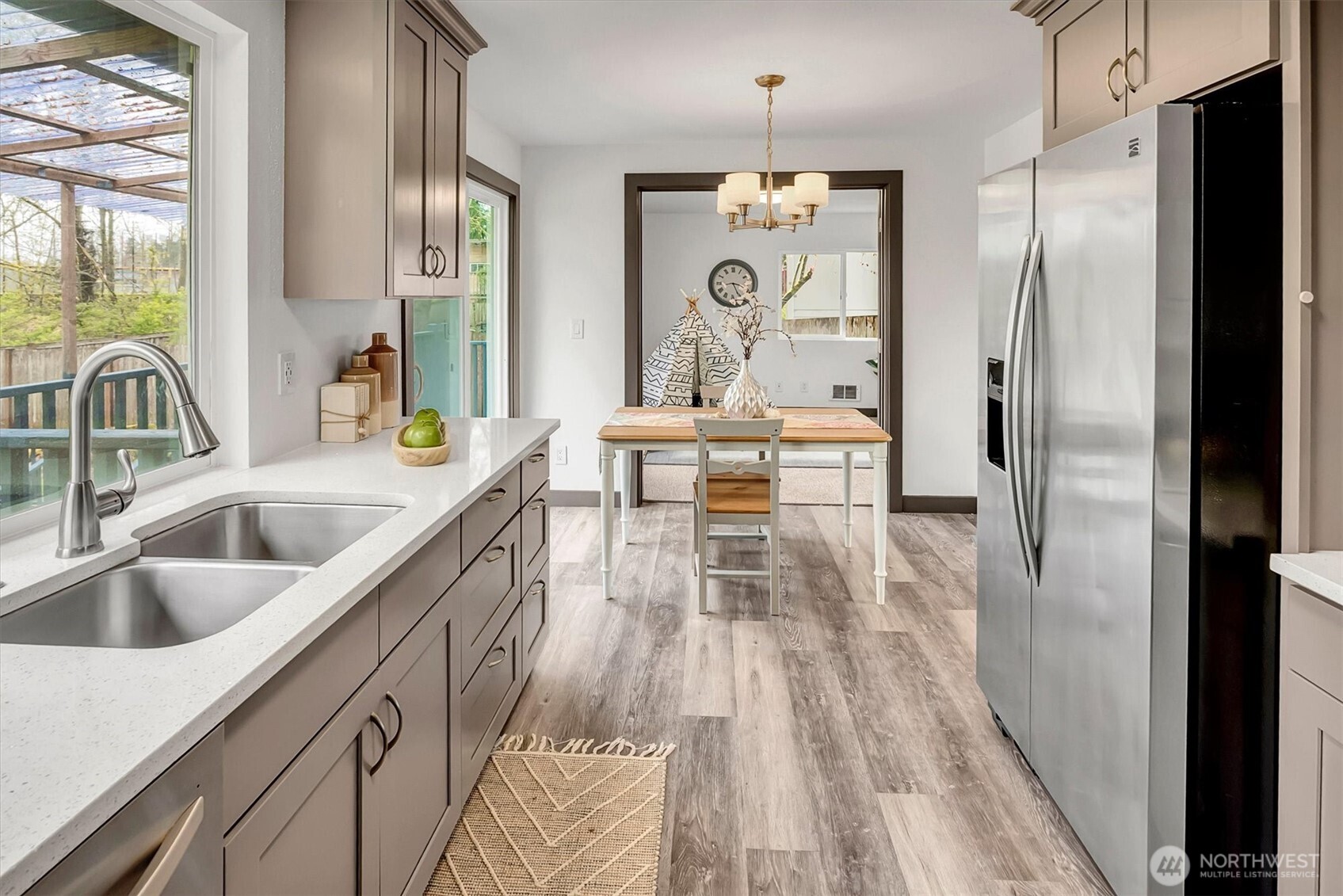 10624 171st Avenue NE, Redmond, WA 98052-2735