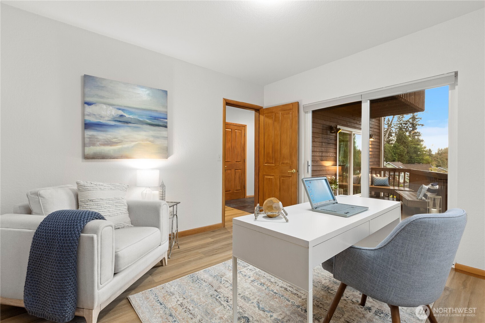 9420 NE 129th Place , Kirkland, WA 98034-2700