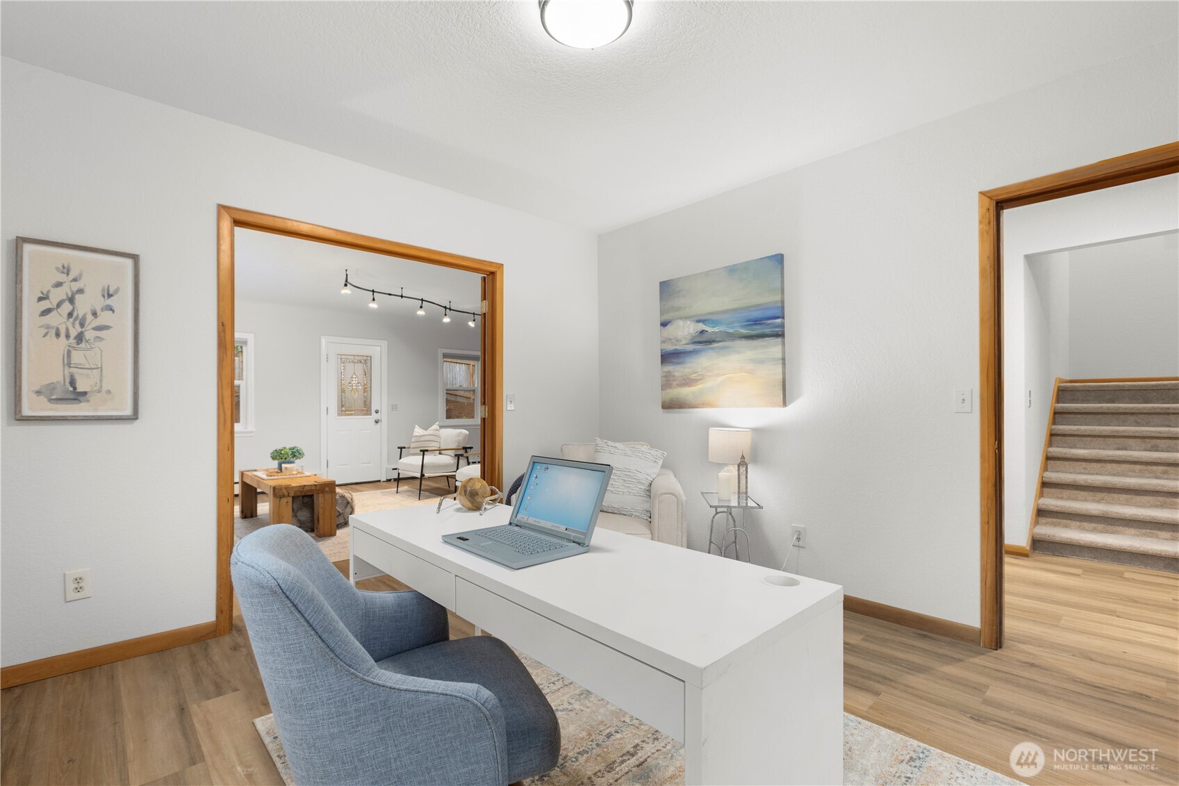 9420 NE 129th Place , Kirkland, WA 98034-2700