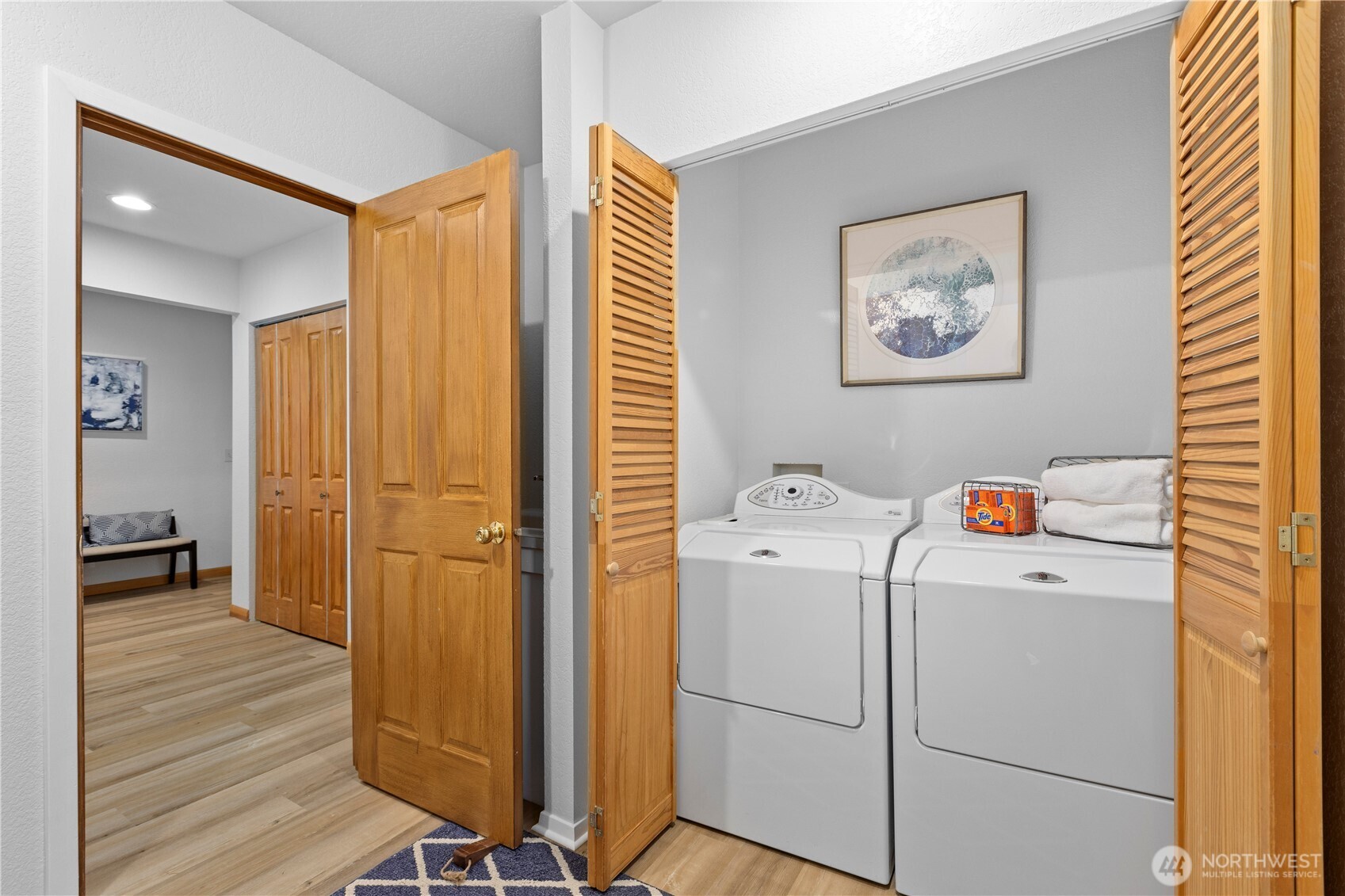 9420 NE 129th Place , Kirkland, WA 98034-2700