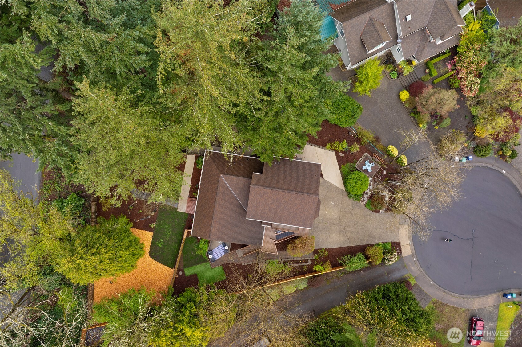 9420 NE 129th Place , Kirkland, WA 98034-2700