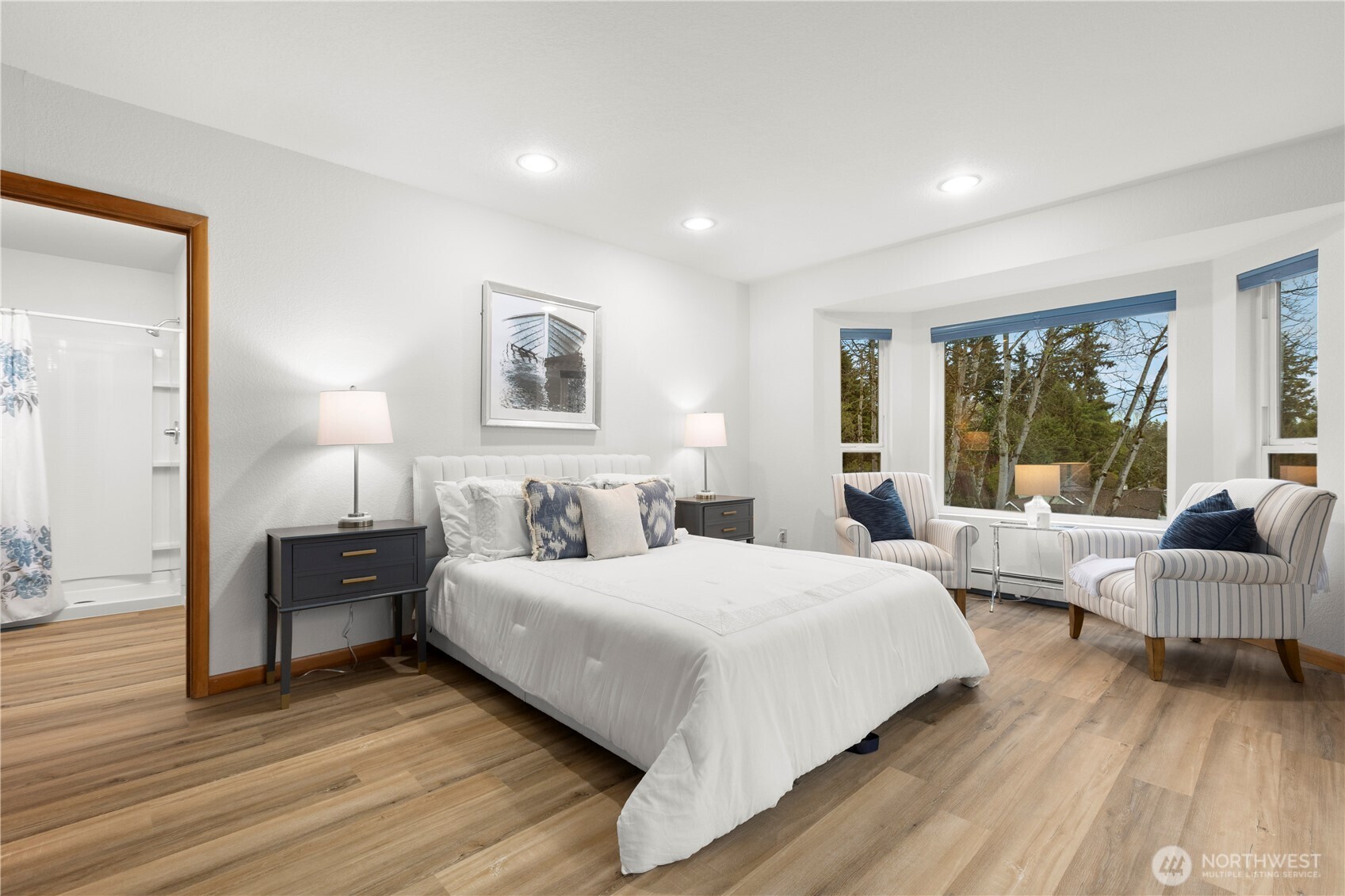 9420 NE 129th Place , Kirkland, WA 98034-2700