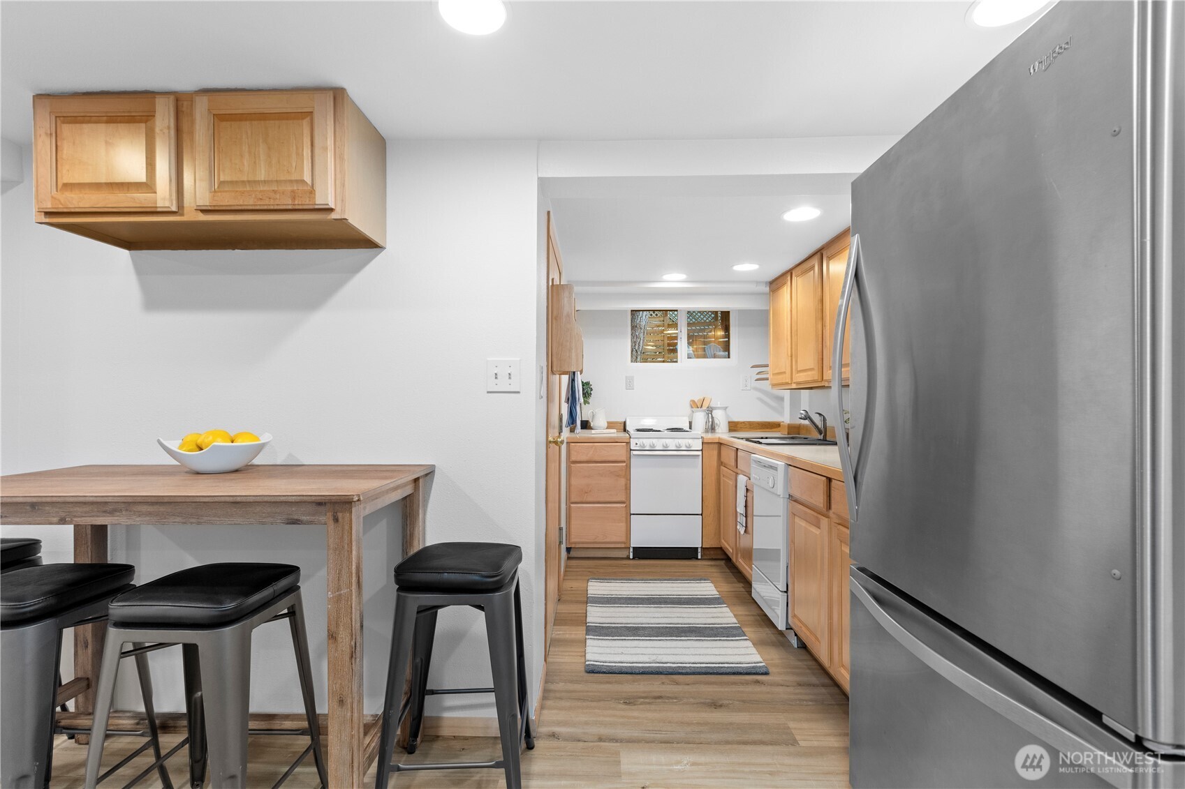 9420 NE 129th Place , Kirkland, WA 98034-2700