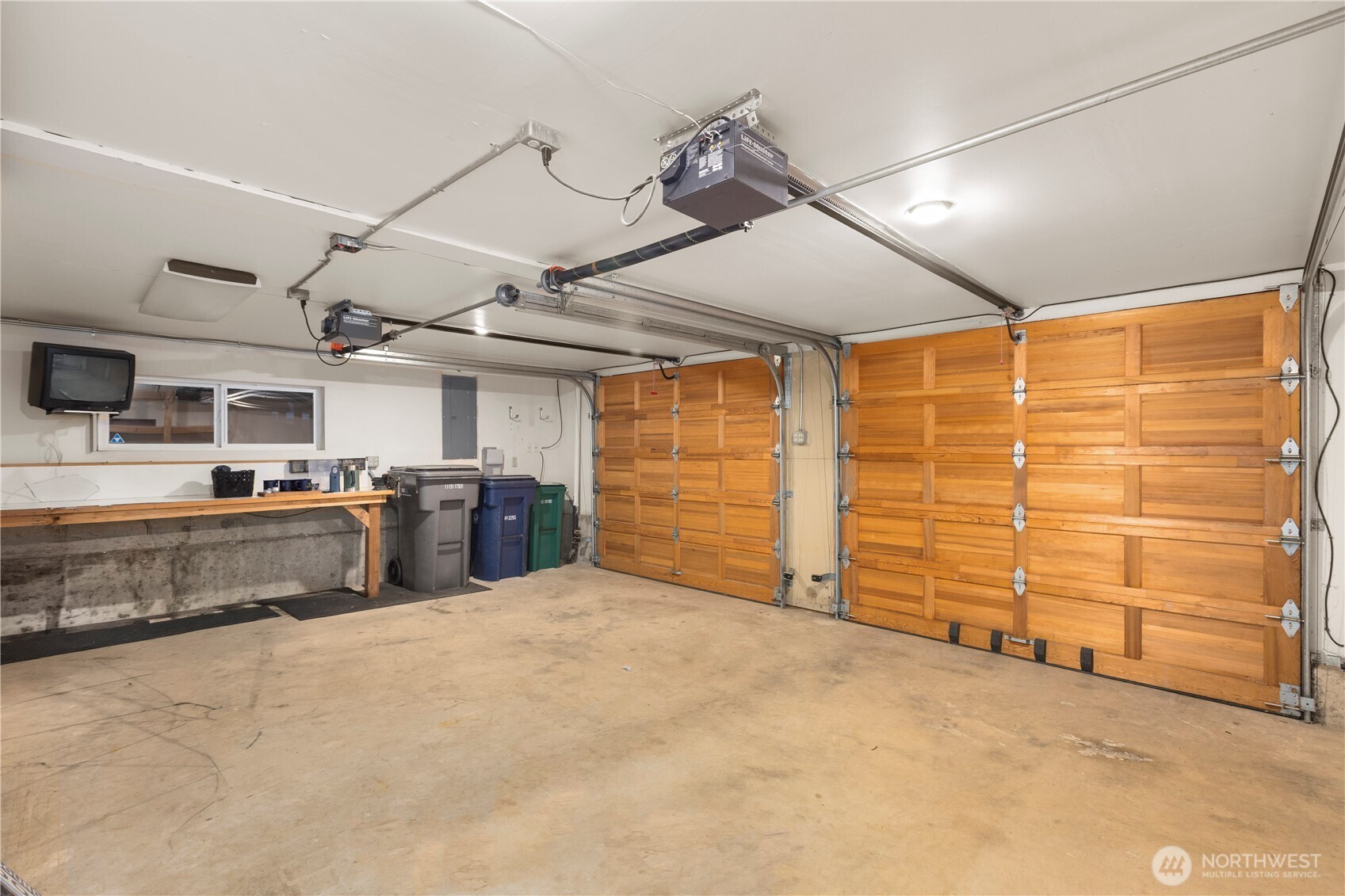 9420 NE 129th Place , Kirkland, WA 98034-2700