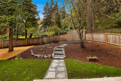 9420 NE 129th Place , Kirkland, WA 98034-2700 - Photo 34