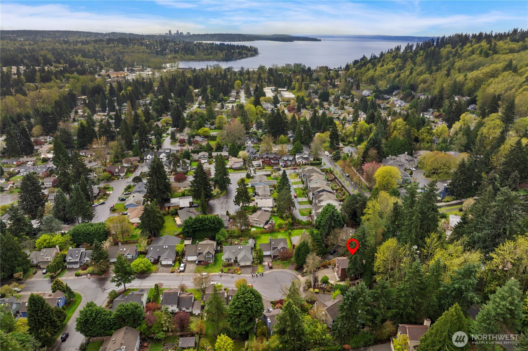 9420 NE 129th Place , Kirkland, WA 98034-2700