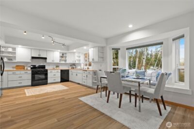 9420 NE 129th Place , Kirkland, WA 98034-2700 - Photo 5