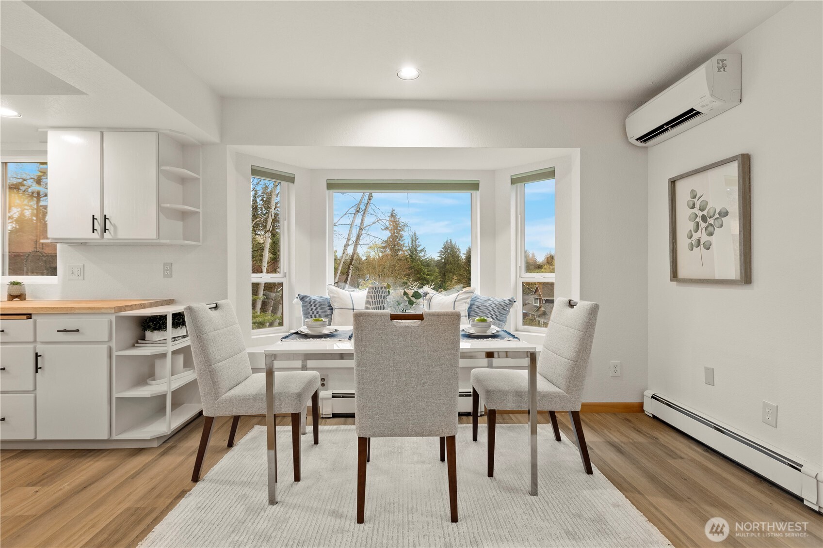 9420 NE 129th Place , Kirkland, WA 98034-2700