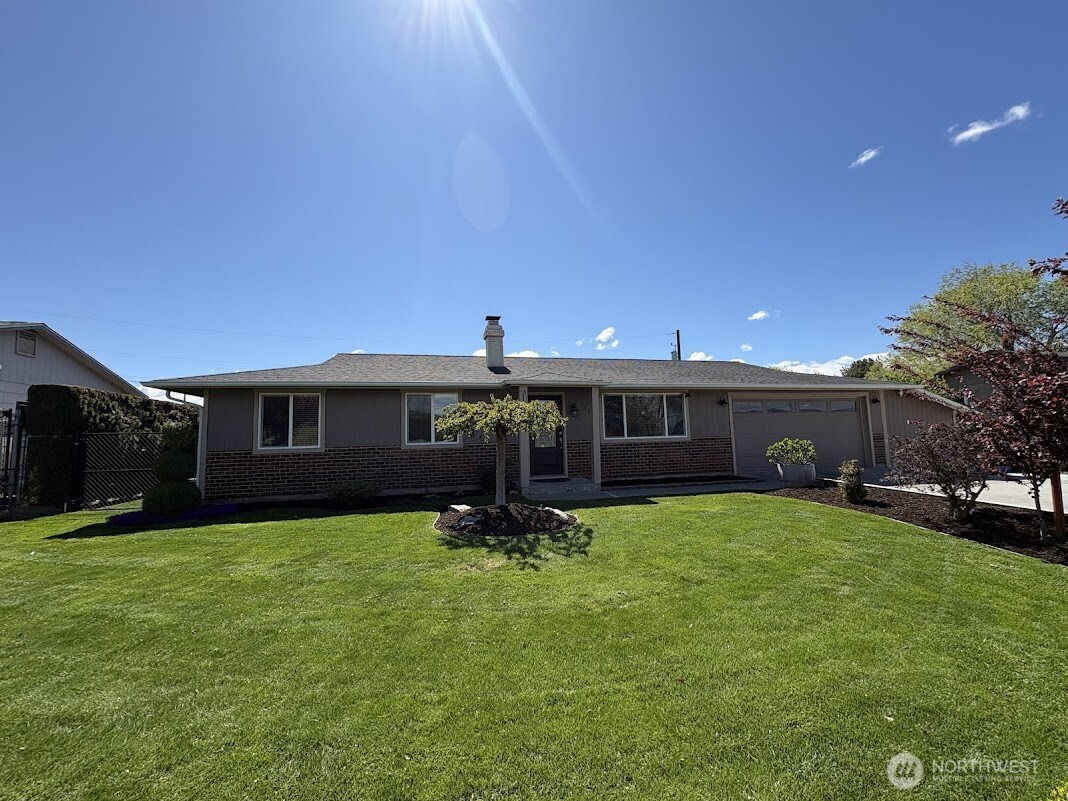 1104 NE 9th Street , East Wenatchee, WA 98802