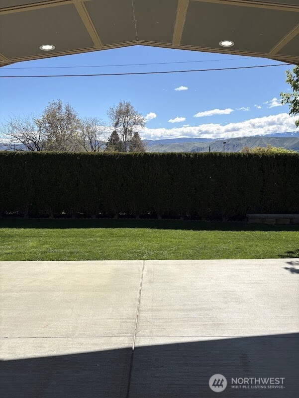 1104 NE 9th Street , East Wenatchee, WA 98802