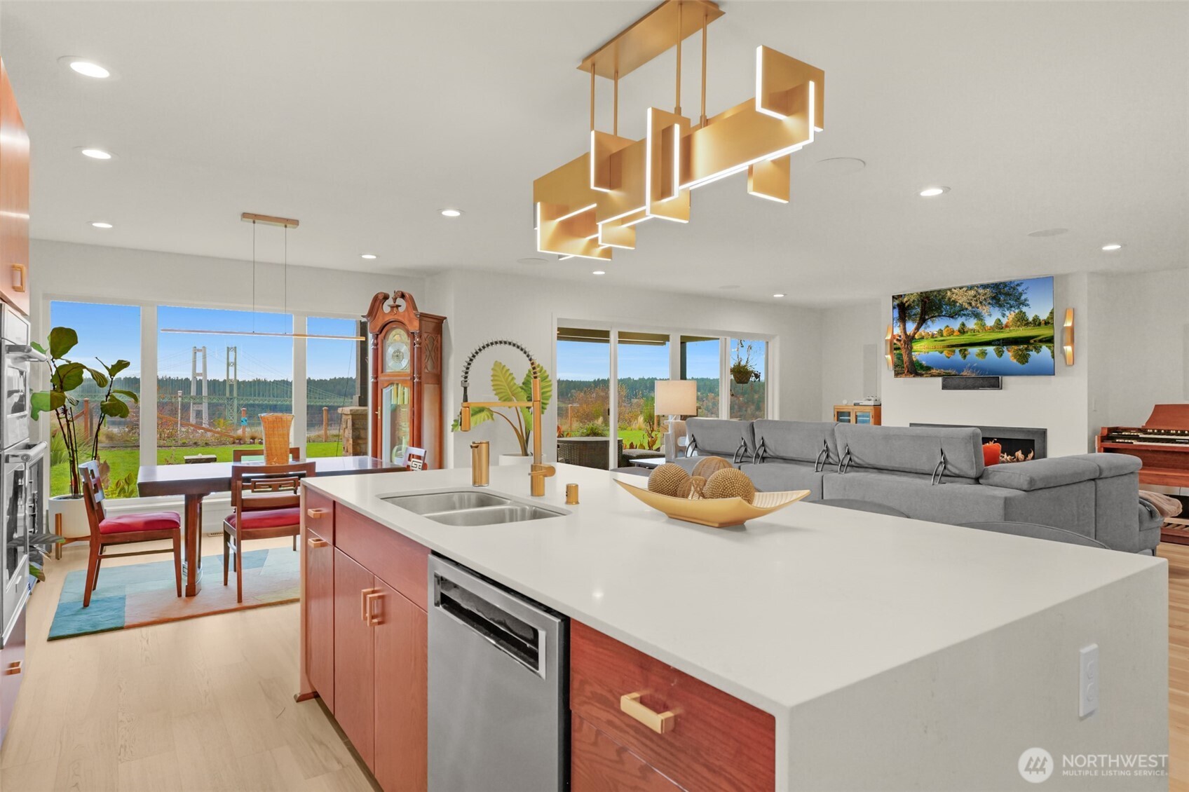 2512 Vista View Drive , Tacoma, WA 98406