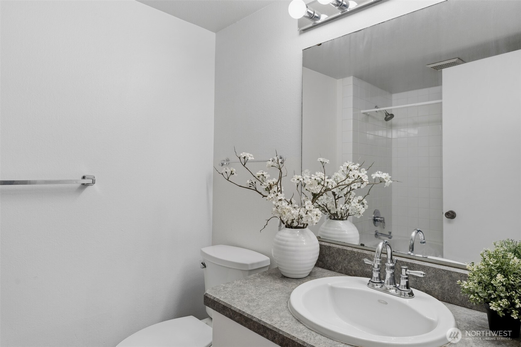 13919 SE 3rd Place , Bellevue, WA 98005