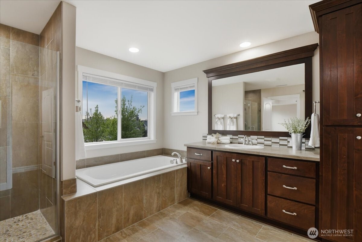 10512 NE 156th Avenue , Vancouver, WA 98682