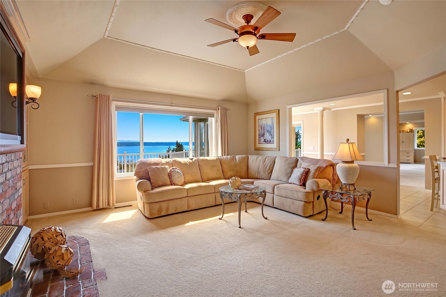 505 Green Island Way , Camano Island, WA 98282-8477