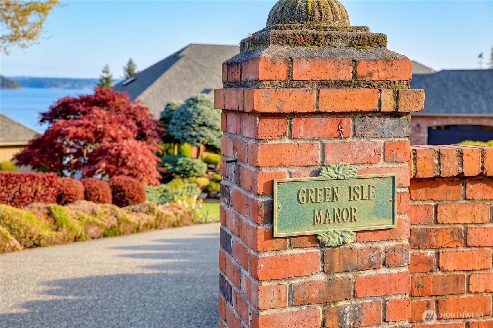 505 Green Island Way , Camano Island, WA 98282-8477