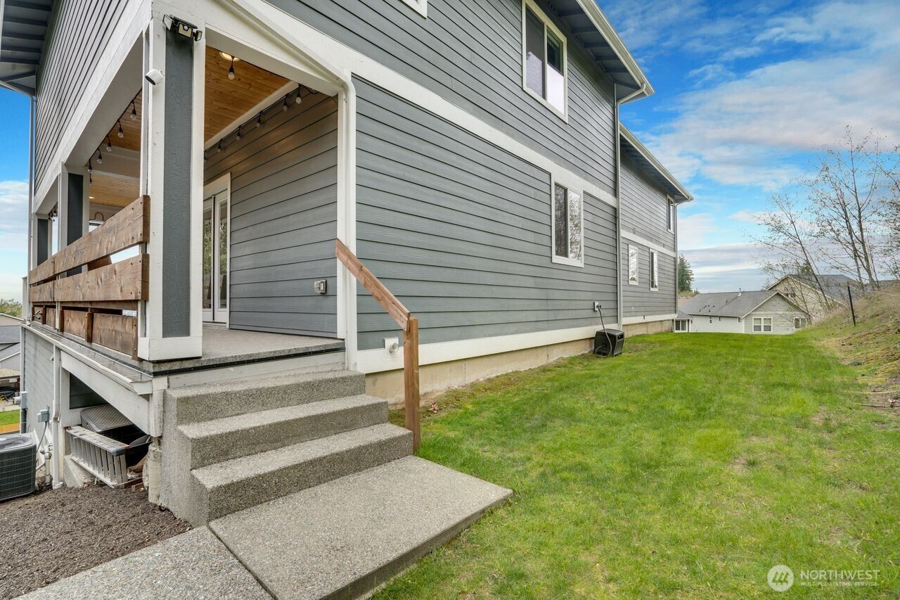 1401 32nd Street Pl SE, Puyallup, WA 98372