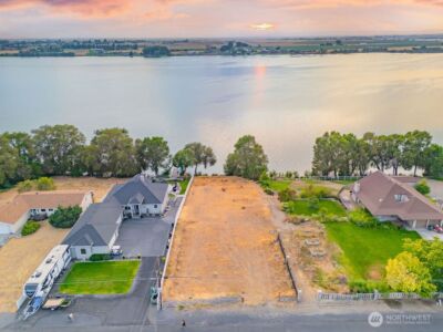 4898 Shorecrest Drive NE, Moses Lake, WA 98837