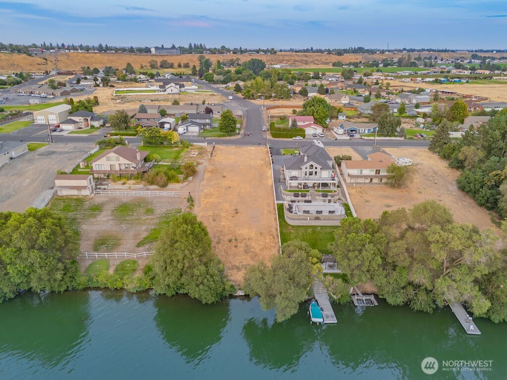 4898 Shorecrest Drive NE, Moses Lake, WA 98837