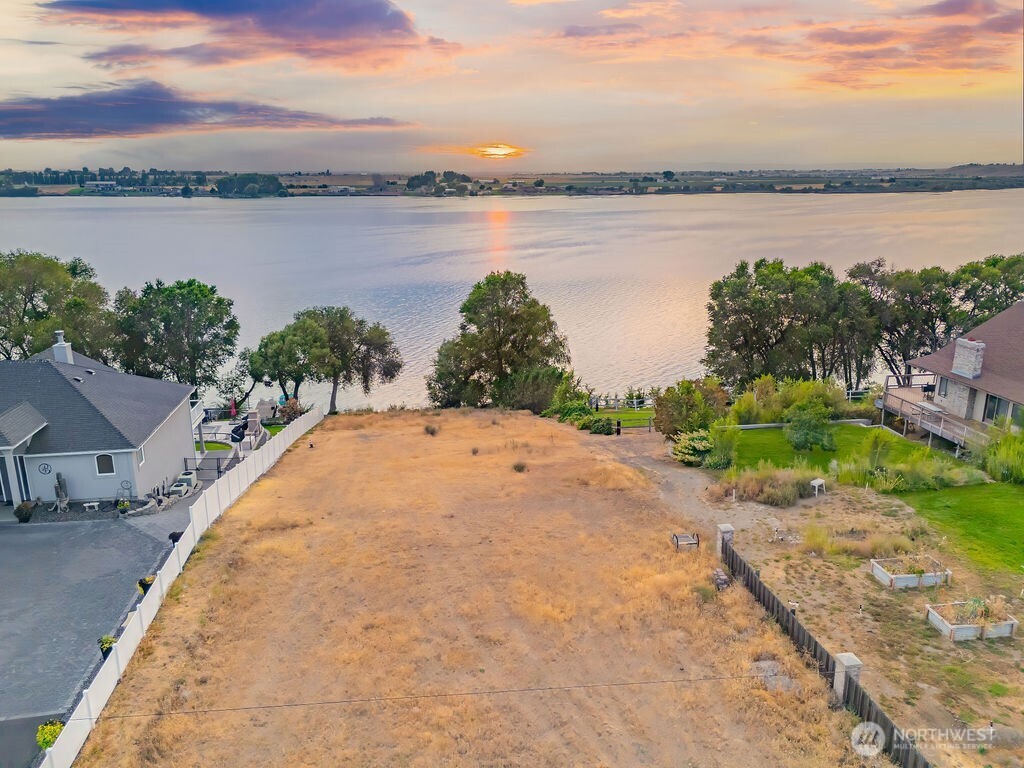 4898 Shorecrest Drive NE, Moses Lake, WA 98837