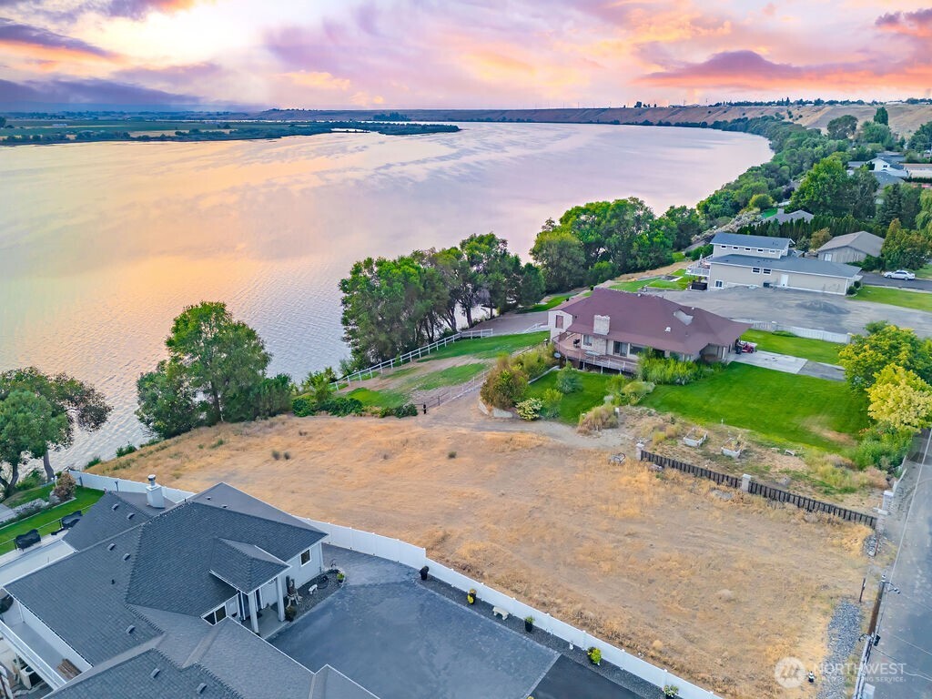 4898 Shorecrest Drive NE, Moses Lake, WA 98837