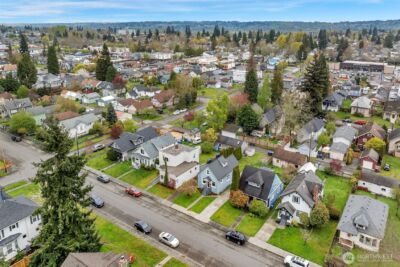 2011 Oakes Avenue , Everett, WA 98201 - Photo 34