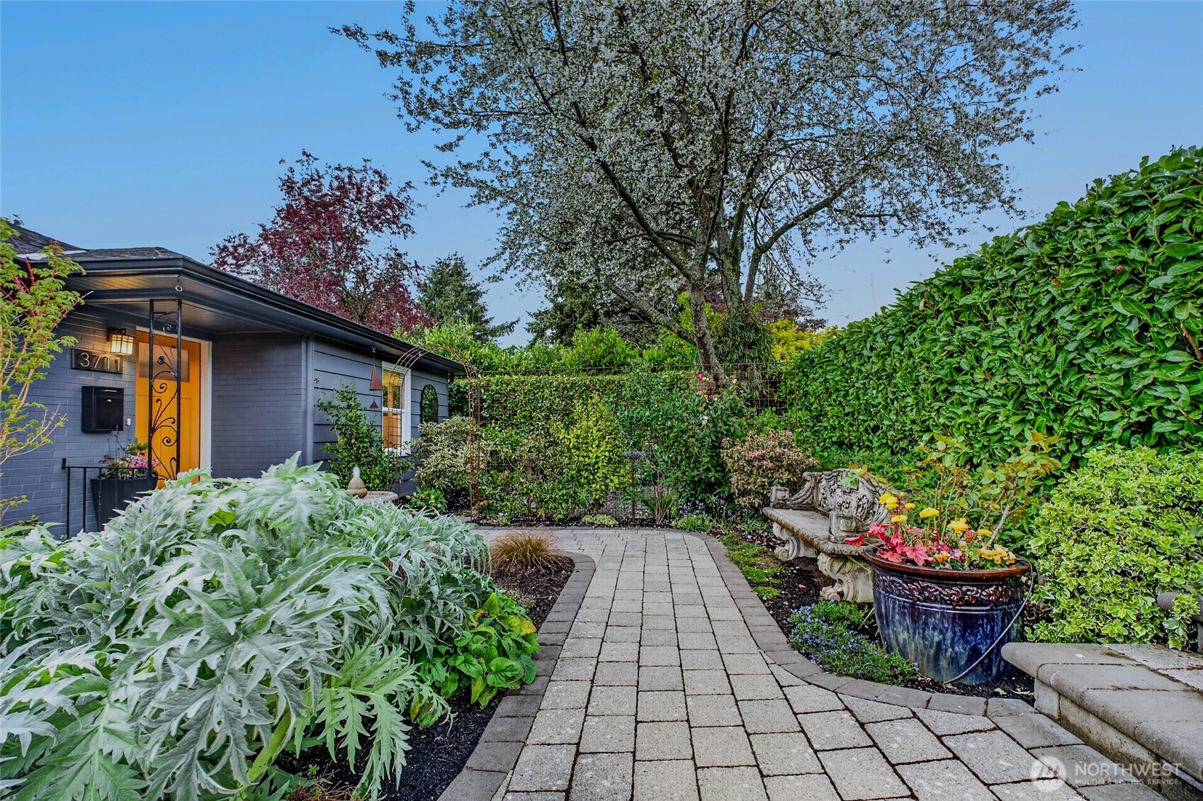 3711 31st Avenue W, Seattle, WA 98199