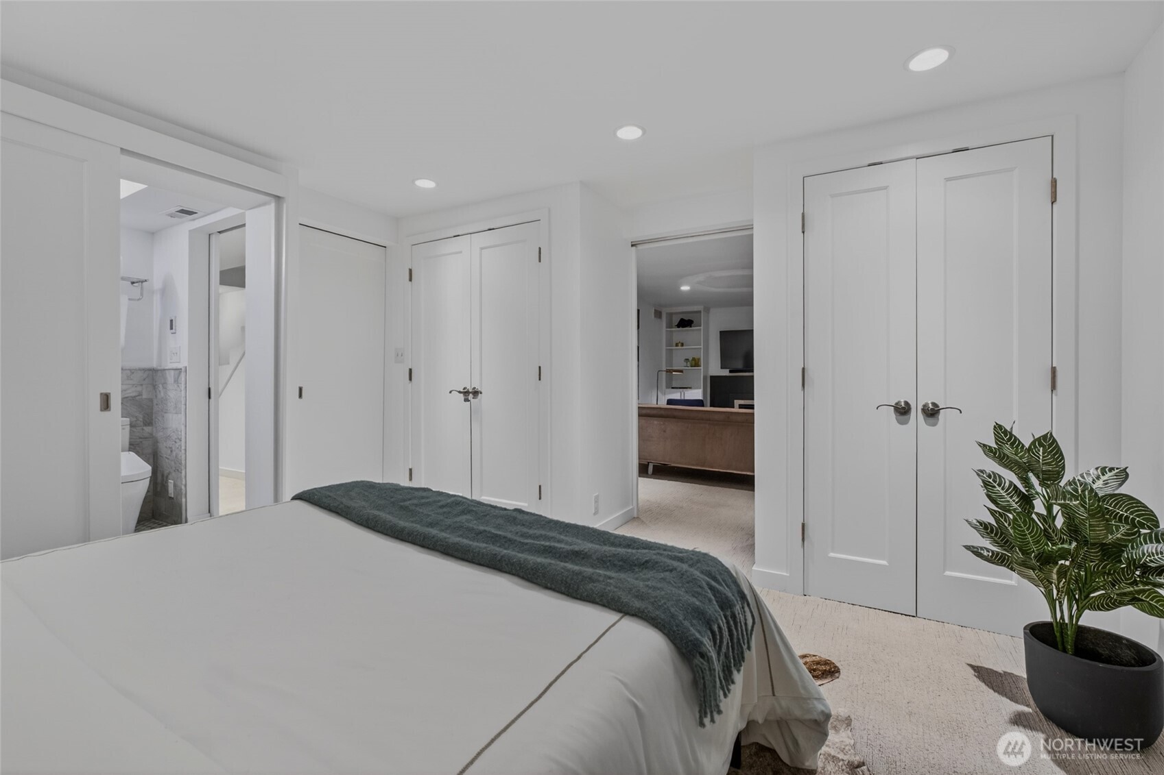 3711 31st Avenue W, Seattle, WA 98199