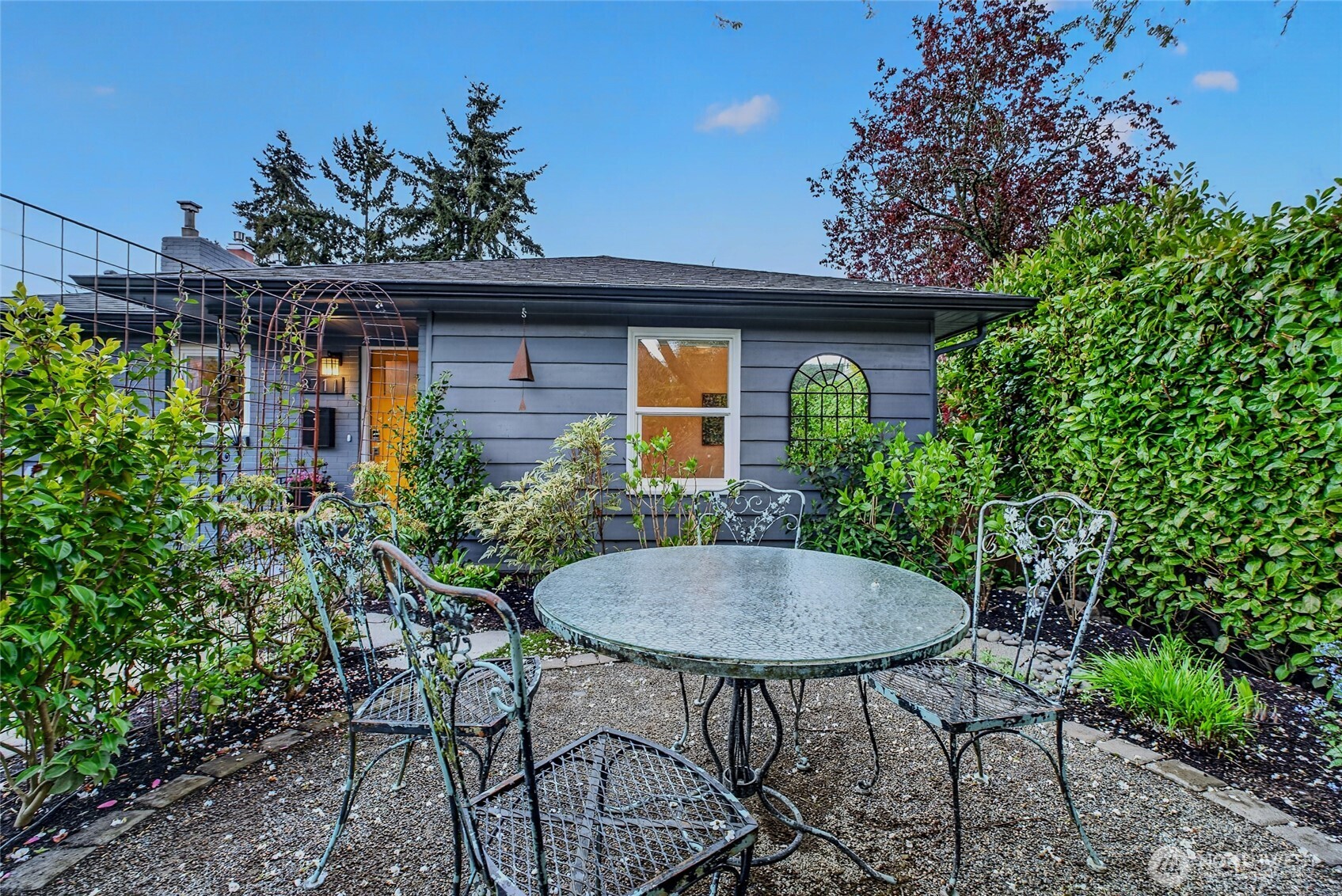 3711 31st Avenue W, Seattle, WA 98199