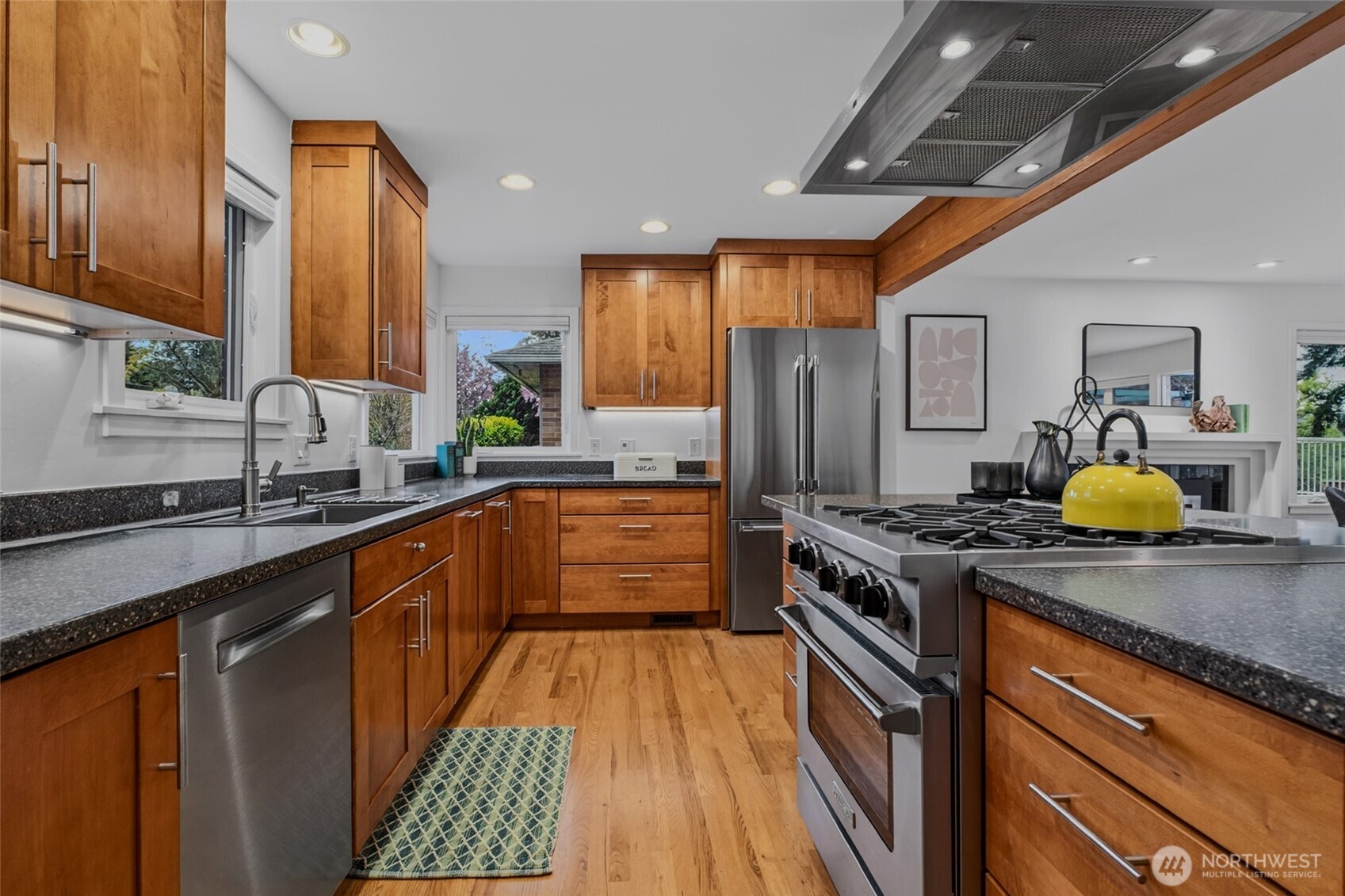 3711 31st Avenue W, Seattle, WA 98199