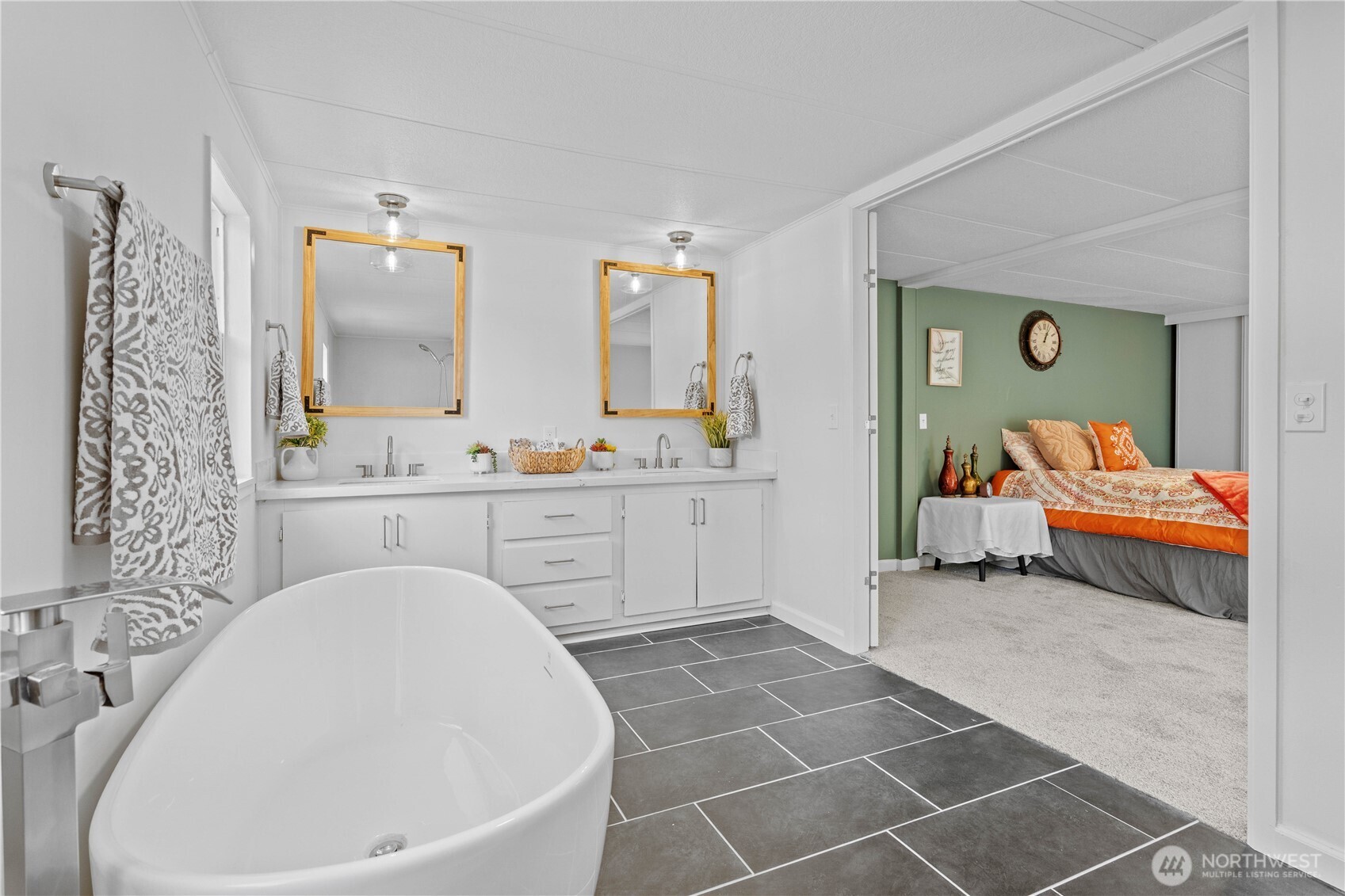6494 Glen Court SE, Lacey, WA 98503