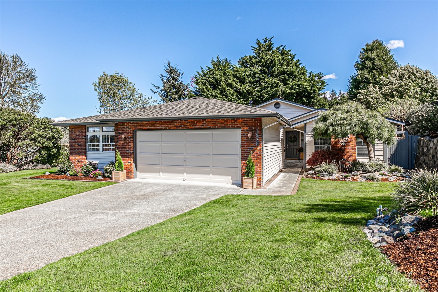 1925 Dumas Circle NE, Tacoma, WA 98422