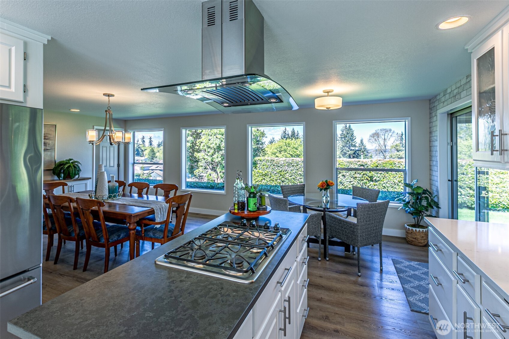 1925 Dumas Circle NE, Tacoma, WA 98422